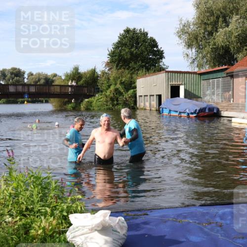 31.08.2025 - Elbe Triathlon Hamburg Luisa Fischer http://msf.ph/oto/8682200 31.08.2025 09:39:45 Schwimmen 758 meine-sportfotos.de