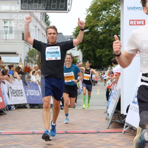 31.08.2025 - 21. Blankeneser Heldenlauf Strokosch-Dieckow http://msf.ph/oto/8682203 31.08.2025 12:05:36 Ziel 5614, 5050, 5575, 4141, 4414, 4329, 4247 meine-sportfotos.de