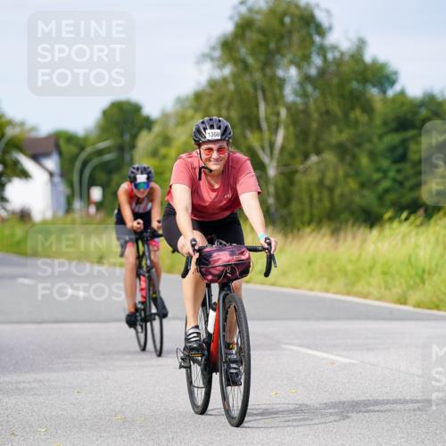 31.08.2025 - Elbe Triathlon Hamburg Michael Burmester http://msf.ph/oto/8682210 31.08.2025 11:01:16 Radfahren 1307, 1359, 1360, 1612 meine-sportfotos.de