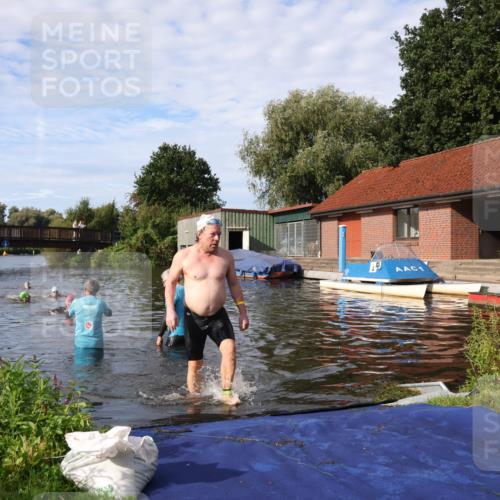 31.08.2025 - Elbe Triathlon Hamburg Luisa Fischer http://msf.ph/oto/8682217 31.08.2025 09:39:48 Schwimmen 758 meine-sportfotos.de
