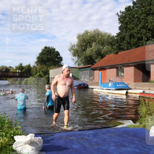 31.08.2025 - Elbe Triathlon Hamburg Luisa Fischer http://msf.ph/oto/8682218 31.08.2025 09:39:48 Schwimmen 758 meine-sportfotos.de