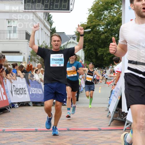 31.08.2025 - 21. Blankeneser Heldenlauf Strokosch-Dieckow http://msf.ph/oto/8682221 31.08.2025 12:05:36 Ziel 5614, 5050, 5575, 4141, 4414, 4329, 4247 meine-sportfotos.de