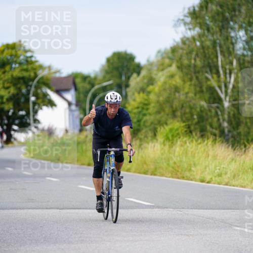 31.08.2025 - Elbe Triathlon Hamburg Michael Burmester http://msf.ph/oto/8682222 31.08.2025 11:01:20 Radfahren 1307, 1360, 1612 meine-sportfotos.de