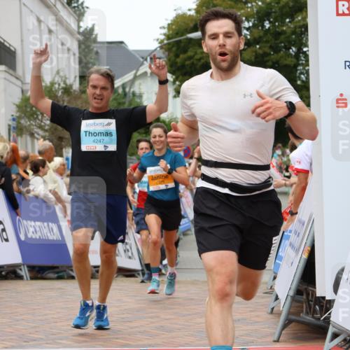 31.08.2025 - 21. Blankeneser Heldenlauf Strokosch-Dieckow http://msf.ph/oto/8682228 31.08.2025 12:05:35 Ziel 5614, 5050, 5575, 4141, 4414, 4329, 4247 meine-sportfotos.de