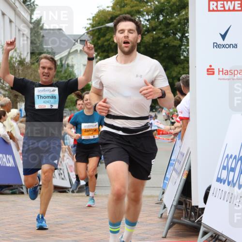 31.08.2025 - 21. Blankeneser Heldenlauf Strokosch-Dieckow http://msf.ph/oto/8682239 31.08.2025 12:05:35 Ziel 5614, 5050, 5575, 4141, 4414, 4329, 4247 meine-sportfotos.de