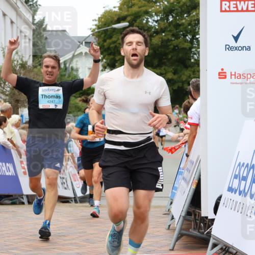 31.08.2025 - 21. Blankeneser Heldenlauf Strokosch-Dieckow http://msf.ph/oto/8682246 31.08.2025 12:05:35 Ziel 5614, 5050, 5575, 4141, 4414, 4329, 4247 meine-sportfotos.de