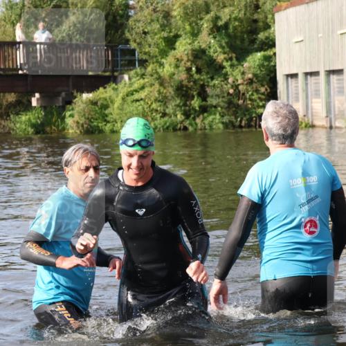 31.08.2025 - Elbe Triathlon Hamburg Luisa Fischer http://msf.ph/oto/8682281 31.08.2025 09:41:05 Schwimmen 852 meine-sportfotos.de