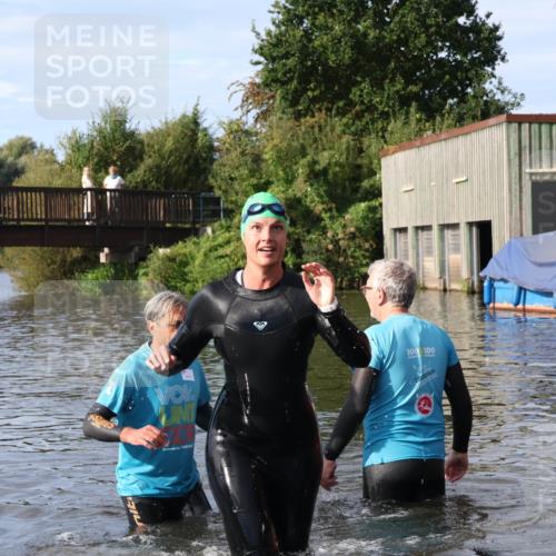 31.08.2025 - Elbe Triathlon Hamburg Luisa Fischer http://msf.ph/oto/8682287 31.08.2025 09:41:06 Schwimmen 852 meine-sportfotos.de