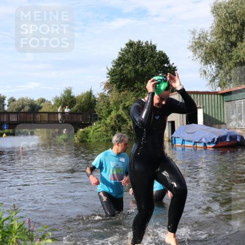31.08.2025 - Elbe Triathlon Hamburg Luisa Fischer http://msf.ph/oto/8682295 31.08.2025 09:41:07 Schwimmen 852 meine-sportfotos.de