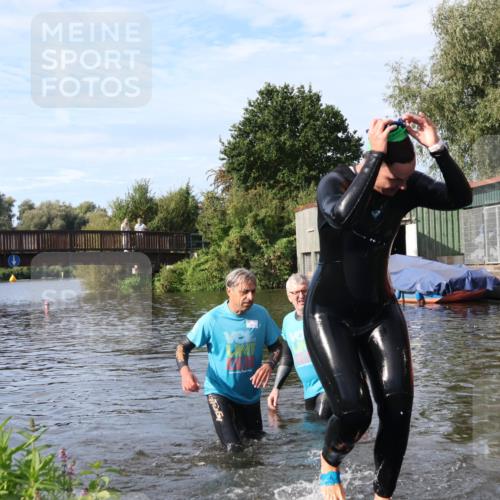 31.08.2025 - Elbe Triathlon Hamburg Luisa Fischer http://msf.ph/oto/8682296 31.08.2025 09:41:08 Schwimmen 852 meine-sportfotos.de