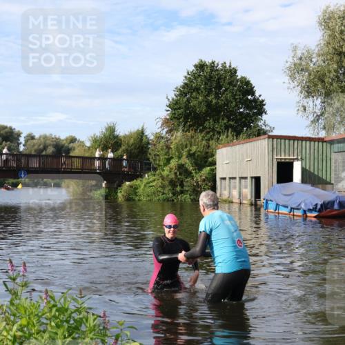 31.08.2025 - Elbe Triathlon Hamburg Luisa Fischer http://msf.ph/oto/8682305 31.08.2025 09:41:50 Schwimmen 841 meine-sportfotos.de