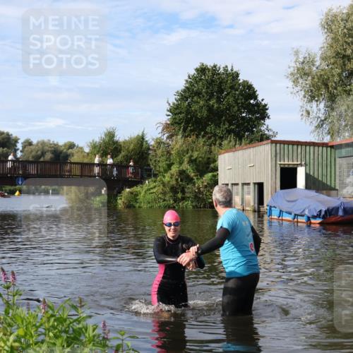 31.08.2025 - Elbe Triathlon Hamburg Luisa Fischer http://msf.ph/oto/8682309 31.08.2025 09:41:51 Schwimmen 841 meine-sportfotos.de