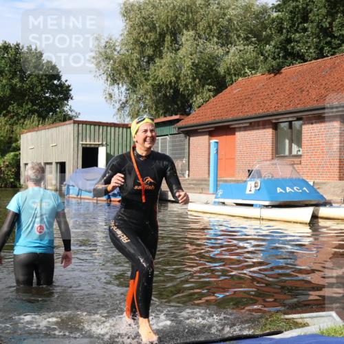 31.08.2025 - Elbe Triathlon Hamburg Luisa Fischer http://msf.ph/oto/8682335 31.08.2025 09:43:12 Schwimmen 886 meine-sportfotos.de