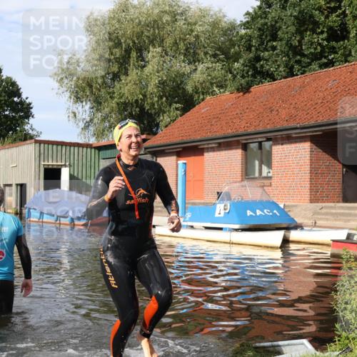31.08.2025 - Elbe Triathlon Hamburg Luisa Fischer http://msf.ph/oto/8682337 31.08.2025 09:43:13 Schwimmen 886 meine-sportfotos.de