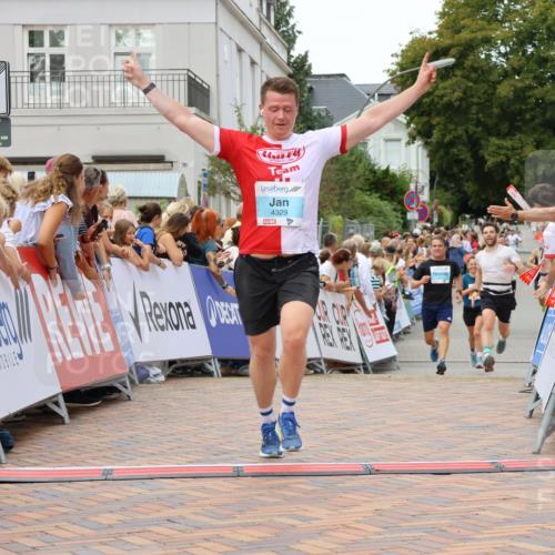 31.08.2025 - 21. Blankeneser Heldenlauf Strokosch-Dieckow http://msf.ph/oto/8682353 31.08.2025 12:05:32 Ziel 5575, 4414, 4329, 4247 meine-sportfotos.de
