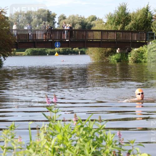 31.08.2025 - Elbe Triathlon Hamburg Luisa Fischer http://msf.ph/oto/8682358 31.08.2025 09:46:51 Schwimmen  meine-sportfotos.de