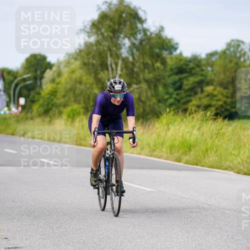 31.08.2025 - Elbe Triathlon Hamburg Michael Burmester http://msf.ph/oto/8682365 31.08.2025 11:02:24 Radfahren 1584 meine-sportfotos.de