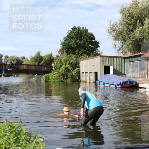 31.08.2025 - Elbe Triathlon Hamburg Luisa Fischer http://msf.ph/oto/8682366 31.08.2025 09:46:57 Schwimmen 928 meine-sportfotos.de