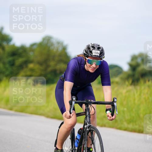 31.08.2025 - Elbe Triathlon Hamburg Michael Burmester http://msf.ph/oto/8682368 31.08.2025 11:02:25 Radfahren 1584 meine-sportfotos.de