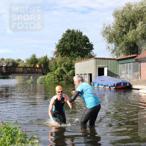 31.08.2025 - Elbe Triathlon Hamburg Luisa Fischer http://msf.ph/oto/8682379 31.08.2025 09:46:59 Schwimmen 928 meine-sportfotos.de