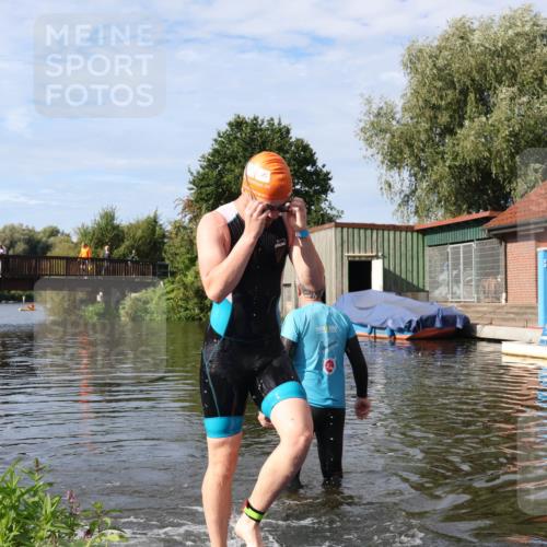31.08.2025 - Elbe Triathlon Hamburg Luisa Fischer http://msf.ph/oto/8682390 31.08.2025 09:47:02 Schwimmen 928 meine-sportfotos.de