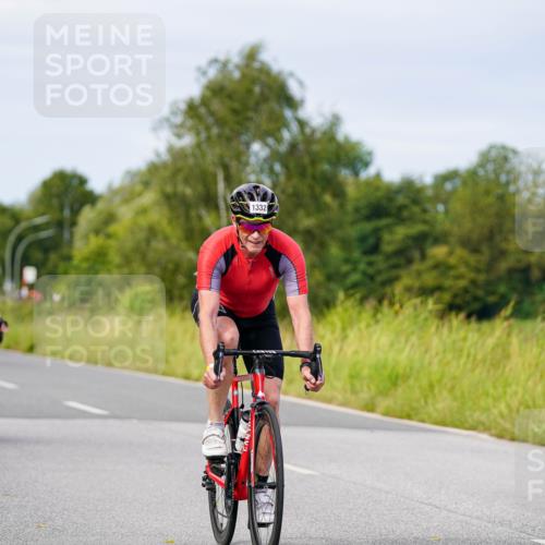 31.08.2025 - Elbe Triathlon Hamburg Michael Burmester http://msf.ph/oto/8682394 31.08.2025 11:02:42 Radfahren 401, 1332, 1512 meine-sportfotos.de