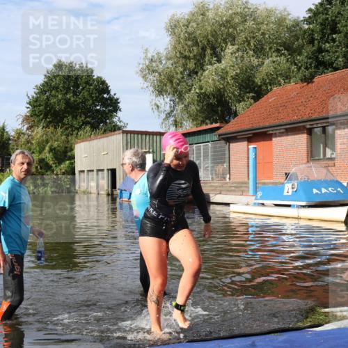 31.08.2025 - Elbe Triathlon Hamburg Luisa Fischer http://msf.ph/oto/8682404 31.08.2025 09:48:43 Schwimmen 782 meine-sportfotos.de