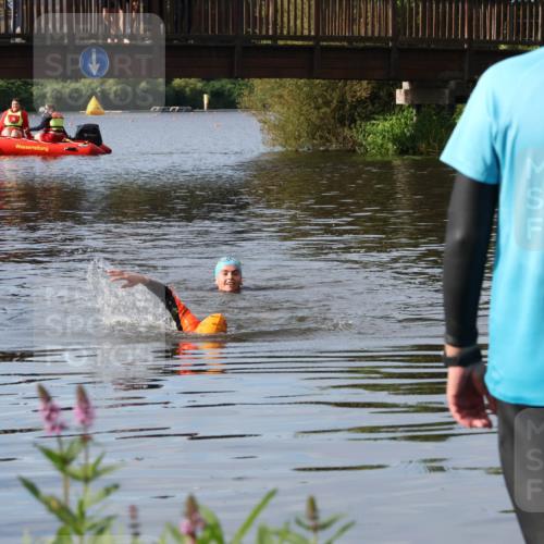31.08.2025 - Elbe Triathlon Hamburg Luisa Fischer http://msf.ph/oto/8682421 31.08.2025 09:51:15 Schwimmen  meine-sportfotos.de