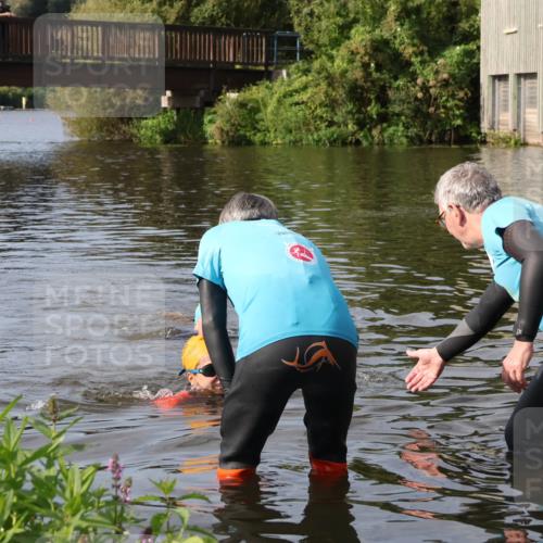 31.08.2025 - Elbe Triathlon Hamburg Luisa Fischer http://msf.ph/oto/8682431 31.08.2025 09:51:29 Schwimmen 401, 794 meine-sportfotos.de