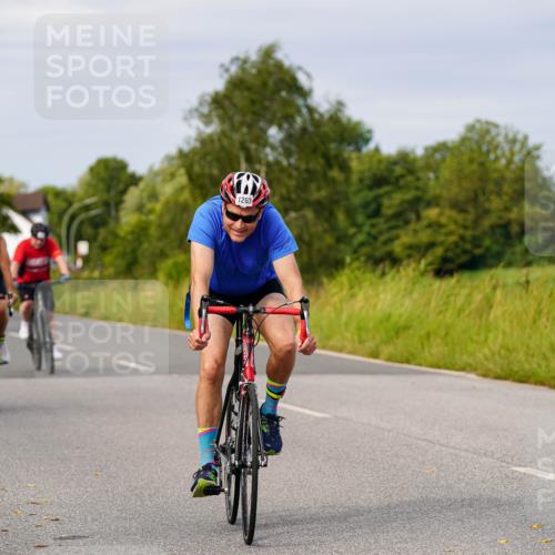 31.08.2025 - Elbe Triathlon Hamburg Michael Burmester http://msf.ph/oto/8682441 31.08.2025 11:03:10 Radfahren 1263, 1270, 1334, 1564, 1613 meine-sportfotos.de
