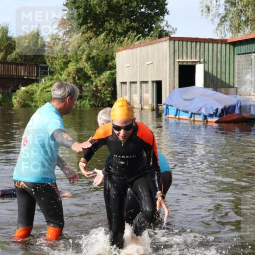31.08.2025 - Elbe Triathlon Hamburg Luisa Fischer http://msf.ph/oto/8682452 31.08.2025 09:51:33 Schwimmen 401, 794 meine-sportfotos.de