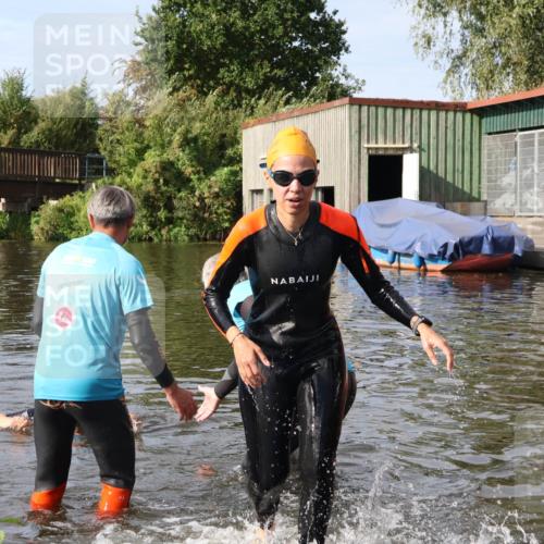 31.08.2025 - Elbe Triathlon Hamburg Luisa Fischer http://msf.ph/oto/8682454 31.08.2025 09:51:33 Schwimmen 401, 794 meine-sportfotos.de