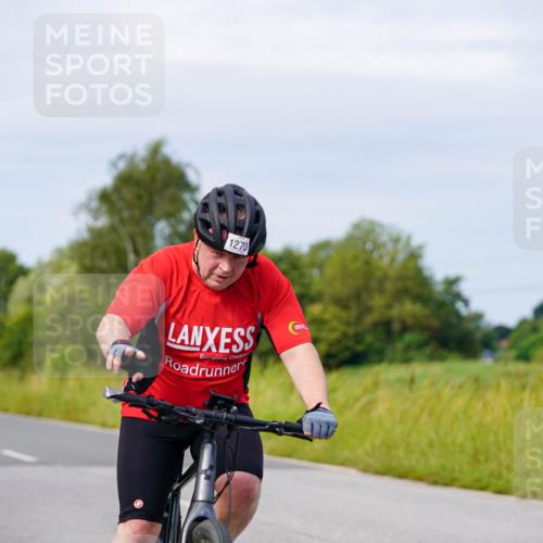 31.08.2025 - Elbe Triathlon Hamburg Michael Burmester http://msf.ph/oto/8682464 31.08.2025 11:03:13 Radfahren 1263, 1270, 1334, 1564 meine-sportfotos.de