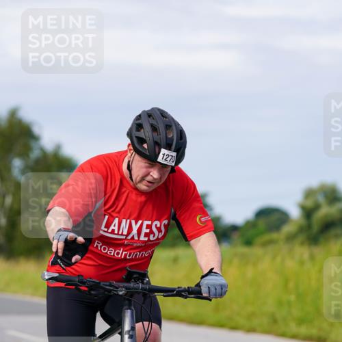 31.08.2025 - Elbe Triathlon Hamburg Michael Burmester http://msf.ph/oto/8682469 31.08.2025 11:03:13 Radfahren 1263, 1270, 1334, 1564 meine-sportfotos.de