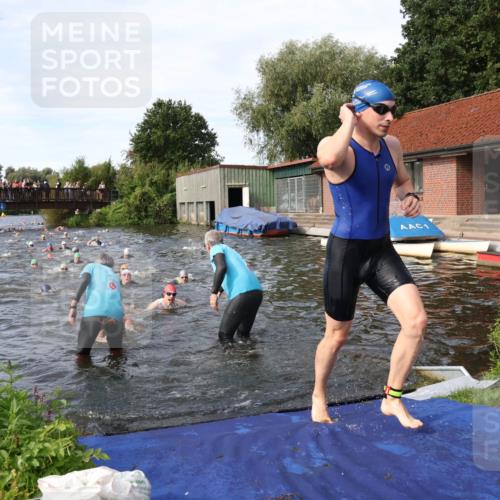 31.08.2025 - Elbe Triathlon Hamburg Luisa Fischer http://msf.ph/oto/8682487 31.08.2025 10:10:39 Schwimmen 942, 960, 965, 968, 1078, 1085, 1091 meine-sportfotos.de