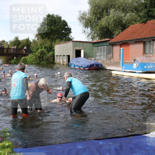 31.08.2025 - Elbe Triathlon Hamburg Luisa Fischer http://msf.ph/oto/8682494 31.08.2025 10:10:40 Schwimmen 942, 960, 965, 968, 1070, 1078, 1085, 1091, 1106 meine-sportfotos.de