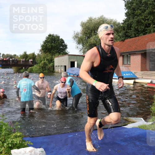 31.08.2025 - Elbe Triathlon Hamburg Luisa Fischer http://msf.ph/oto/8682506 31.08.2025 10:10:43 Schwimmen 942, 950, 960, 965, 968, 998, 1033, 1042, 1070, 1078, 1085, 1106 meine-sportfotos.de