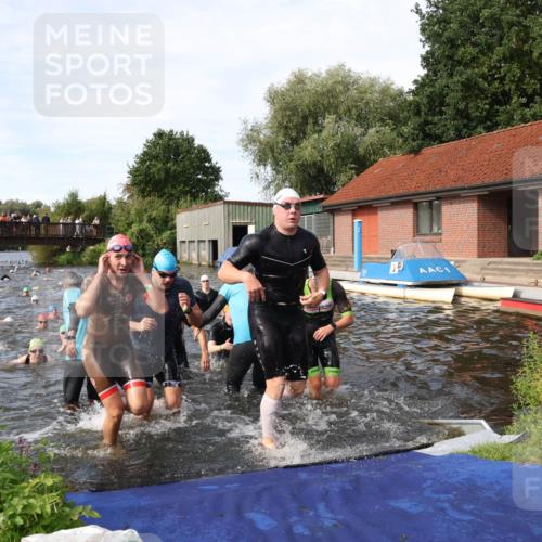 31.08.2025 - Elbe Triathlon Hamburg Luisa Fischer http://msf.ph/oto/8682536 31.08.2025 10:10:48 Schwimmen 947, 950, 960, 965, 968, 971, 998, 1005, 1009, 1024, 1033, 1037, 1042, 1070, 1077, 1078, 1081, 1106 meine-sportfotos.de