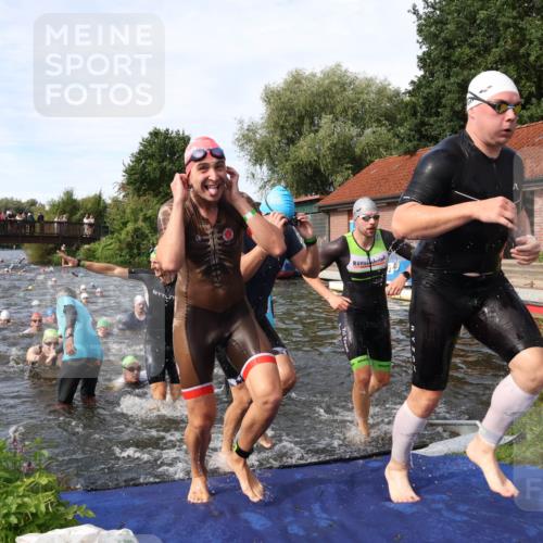 31.08.2025 - Elbe Triathlon Hamburg Luisa Fischer http://msf.ph/oto/8682542 31.08.2025 10:10:49 Schwimmen 947, 950, 960, 965, 968, 971, 998, 1005, 1009, 1024, 1033, 1037, 1042, 1070, 1077, 1078, 1081, 1106 meine-sportfotos.de