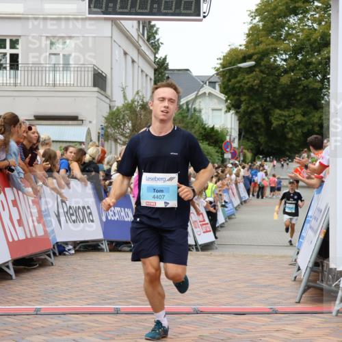 31.08.2025 - 21. Blankeneser Heldenlauf Strokosch-Dieckow http://msf.ph/oto/8682562 31.08.2025 12:04:49 Ziel 4411, 4407 meine-sportfotos.de