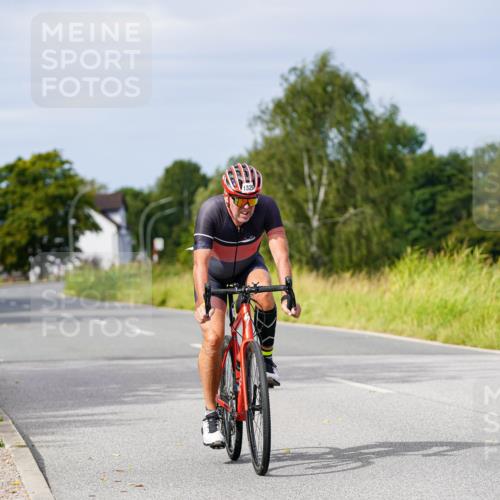 31.08.2025 - Elbe Triathlon Hamburg Michael Burmester http://msf.ph/oto/8682565 31.08.2025 11:03:57 Radfahren 1311, 1320, 1536, 1586 meine-sportfotos.de