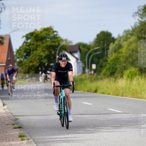 31.08.2025 - Elbe Triathlon Hamburg Michael Burmester http://msf.ph/oto/8682572 31.08.2025 11:04:02 Radfahren 1267, 1571, 1586 meine-sportfotos.de