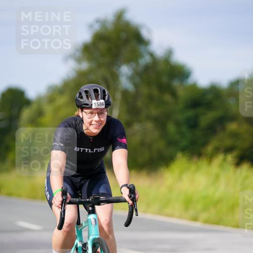 31.08.2025 - Elbe Triathlon Hamburg Michael Burmester http://msf.ph/oto/8682577 31.08.2025 11:04:03 Radfahren 1267, 1571, 1586 meine-sportfotos.de