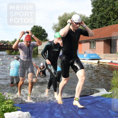 31.08.2025 - Elbe Triathlon Hamburg Luisa Fischer http://msf.ph/oto/8682586 31.08.2025 10:10:58 Schwimmen 939, 947, 955, 961, 971, 974, 984, 1005, 1009, 1024, 1037, 1051, 1063, 1077, 1081 meine-sportfotos.de