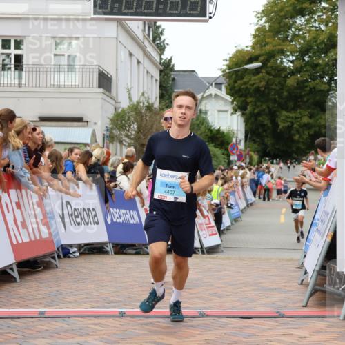 31.08.2025 - 21. Blankeneser Heldenlauf Strokosch-Dieckow http://msf.ph/oto/8682593 31.08.2025 12:04:49 Ziel 4411, 4407 meine-sportfotos.de