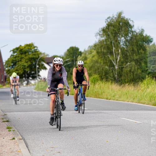 31.08.2025 - Elbe Triathlon Hamburg Michael Burmester http://msf.ph/oto/8682607 31.08.2025 11:04:17 Radfahren 782, 1302, 1339, 1553 meine-sportfotos.de