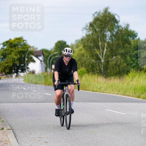 31.08.2025 - Elbe Triathlon Hamburg Michael Burmester http://msf.ph/oto/8682621 31.08.2025 11:04:31 Radfahren 1439, 1529 meine-sportfotos.de