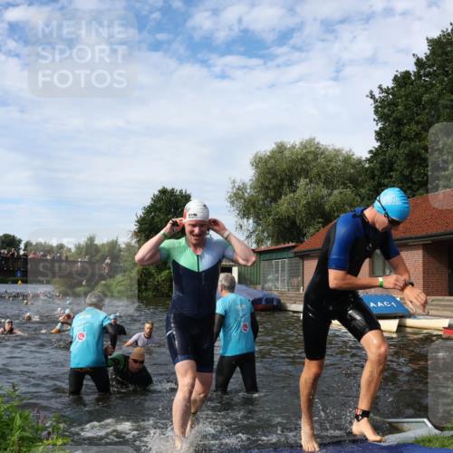31.08.2025 - Elbe Triathlon Hamburg Luisa Fischer http://msf.ph/oto/8682634 31.08.2025 10:11:14 Schwimmen 936, 953, 978, 1000, 1049, 1074, 1095, 1097, 1099 meine-sportfotos.de