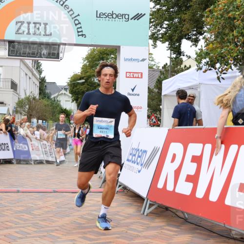 31.08.2025 - 21. Blankeneser Heldenlauf Strokosch-Dieckow http://msf.ph/oto/8682645 31.08.2025 12:04:47 Ziel 4411, 4407, 4436 meine-sportfotos.de