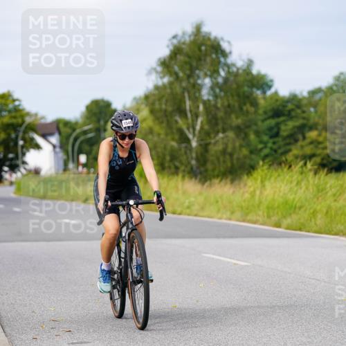 31.08.2025 - Elbe Triathlon Hamburg Michael Burmester http://msf.ph/oto/8682658 31.08.2025 11:04:46 Radfahren 1336, 1456, 1510, 1545, 1546 meine-sportfotos.de